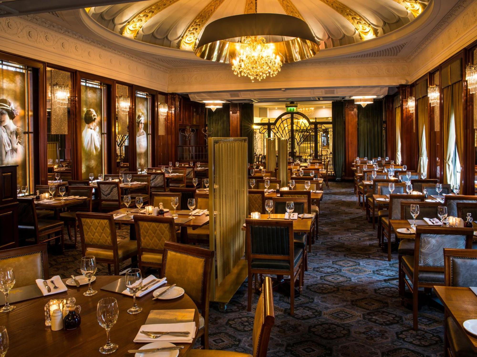 The Royal Toby Hotel Rochdale Bagian luar foto