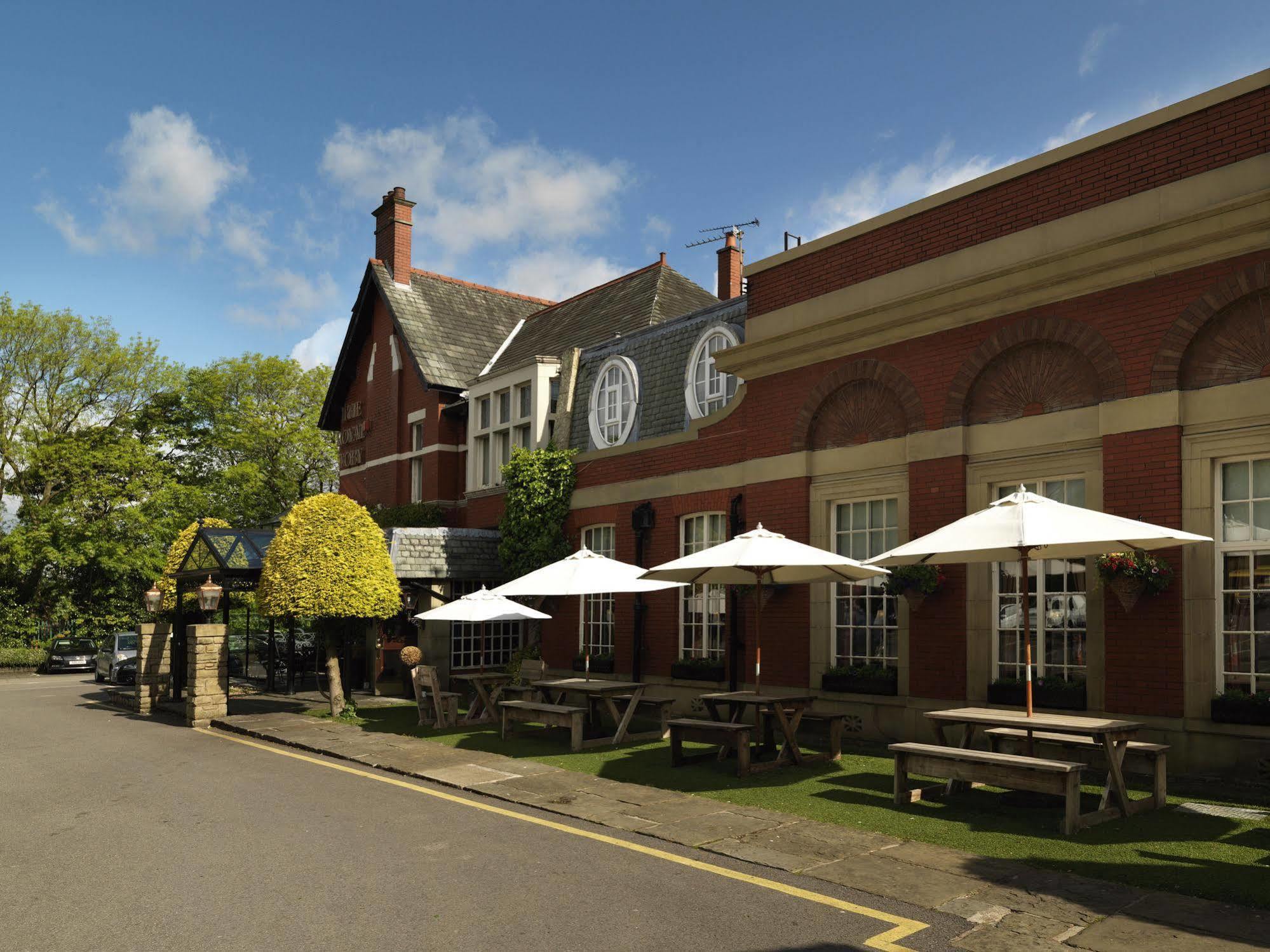 The Royal Toby Hotel Rochdale Bagian luar foto